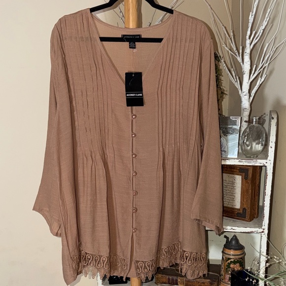 Audrey Lane Tops - NWT Audrey Lane 2XL Light,Dusty Brown Tunic.Pleated front,loop buttons,lace hem.